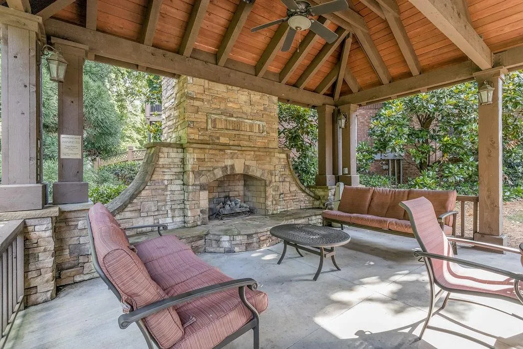 2827 Overlook Trace Ne, Atlanta, Georgia 30324, 4 Bedrooms Bedrooms, ,2 BathroomsBathrooms,Residential,For Sale,2827 Overlook Trace Ne,7561730