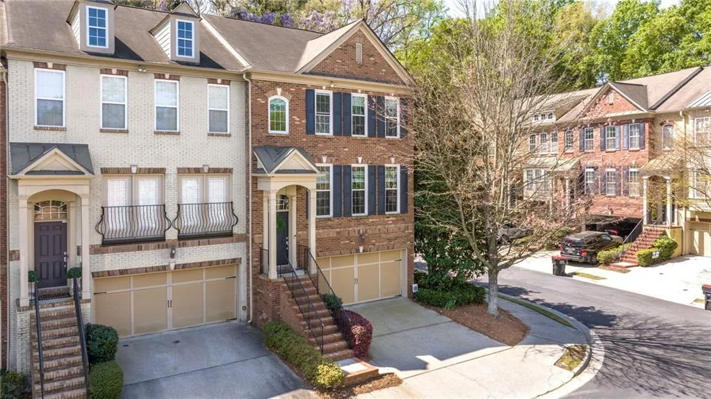 2827 Overlook Trace Ne, Atlanta, Georgia 30324, 4 Bedrooms Bedrooms, ,2 BathroomsBathrooms,Residential,For Sale,2827 Overlook Trace Ne,7561730