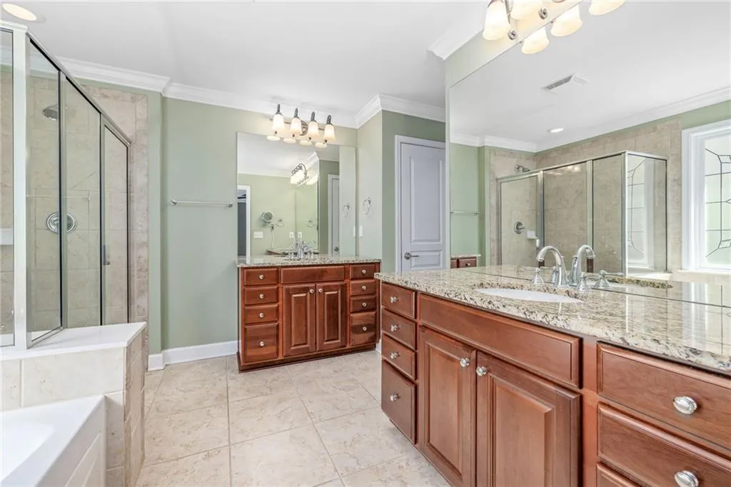 2827 Overlook Trace Ne, Atlanta, Georgia 30324, 4 Bedrooms Bedrooms, ,2 BathroomsBathrooms,Residential,For Sale,2827 Overlook Trace Ne,7561730