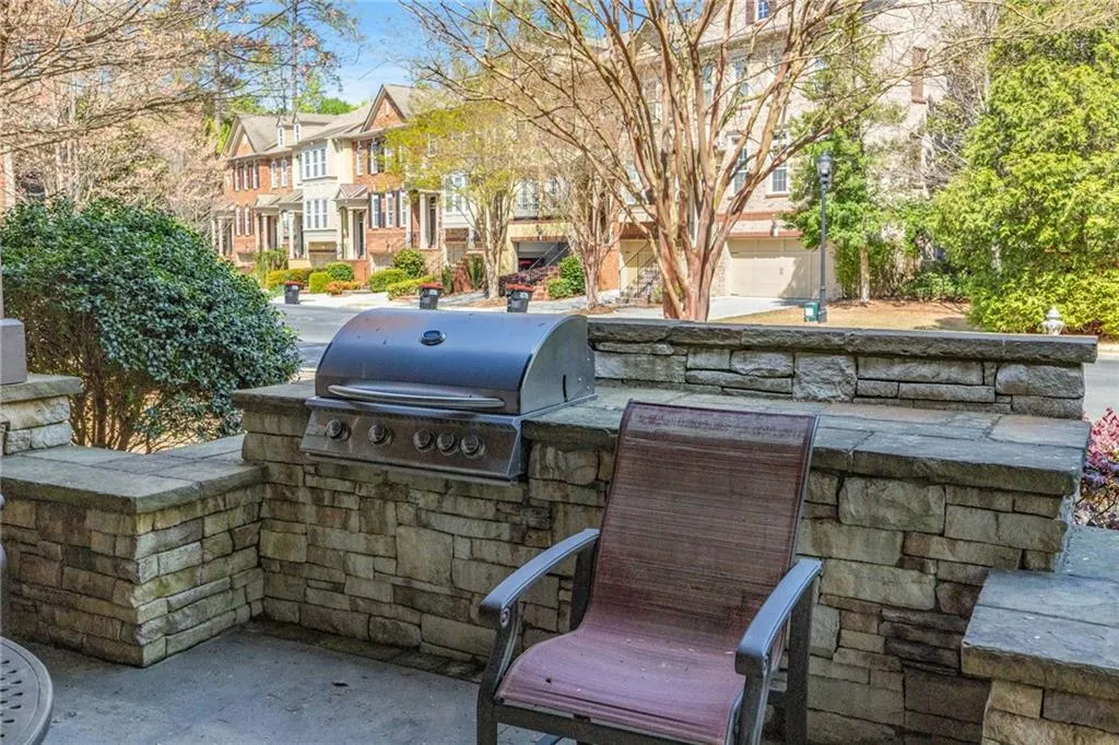 2827 Overlook Trace Ne, Atlanta, Georgia 30324, 4 Bedrooms Bedrooms, ,2 BathroomsBathrooms,Residential,For Sale,2827 Overlook Trace Ne,7561730
