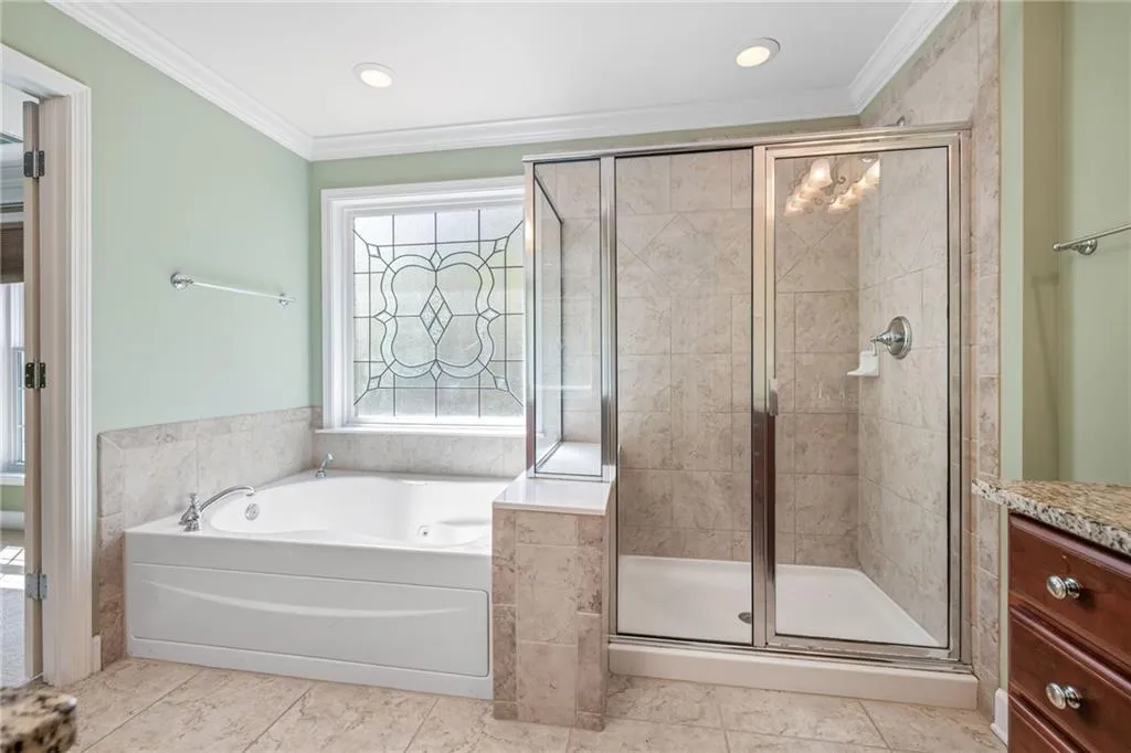 2827 Overlook Trace Ne, Atlanta, Georgia 30324, 4 Bedrooms Bedrooms, ,2 BathroomsBathrooms,Residential,For Sale,2827 Overlook Trace Ne,7561730