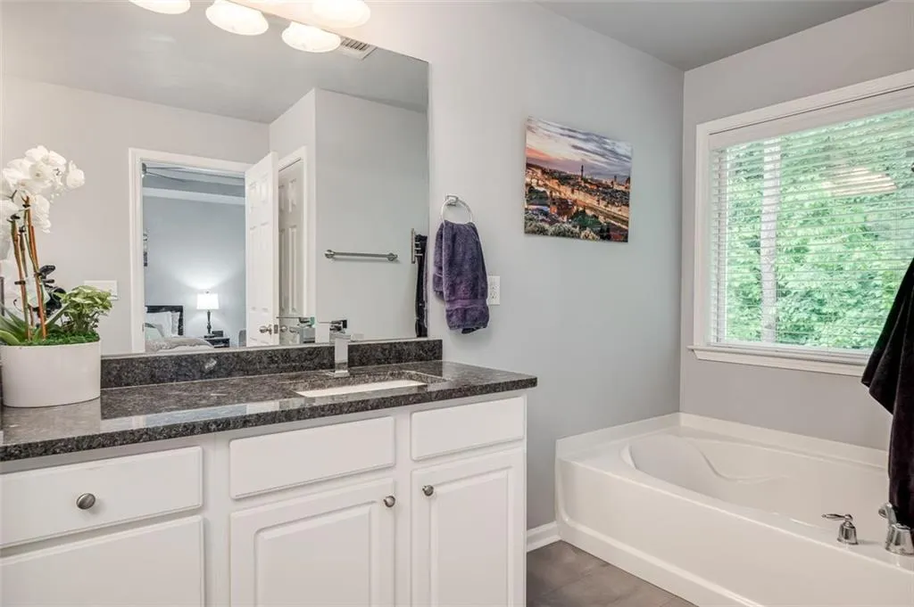 703 Coligny Court, Sandy Springs, Georgia 30350, 3 Bedrooms Bedrooms, ,3 BathroomsBathrooms,Residential,Sold,703 Coligny Court,7044961