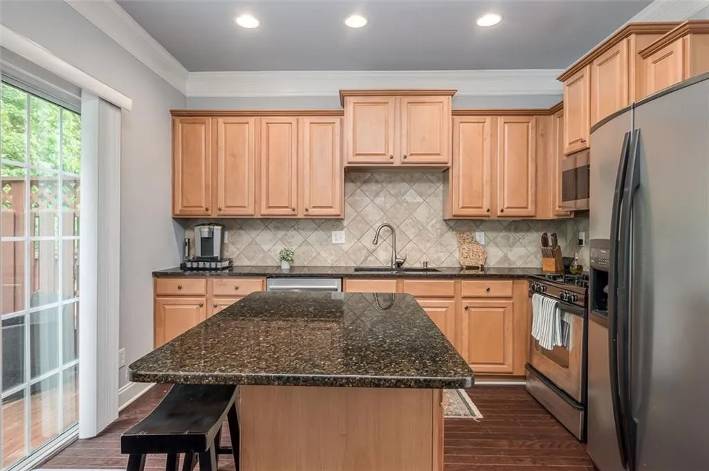 703 Coligny Court, Sandy Springs, Georgia 30350, 3 Bedrooms Bedrooms, ,3 BathroomsBathrooms,Residential,Sold,703 Coligny Court,7044961
