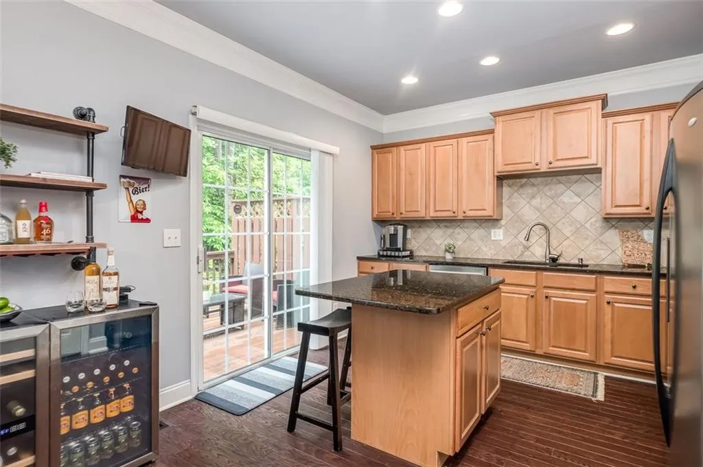 703 Coligny Court, Sandy Springs, Georgia 30350, 3 Bedrooms Bedrooms, ,3 BathroomsBathrooms,Residential,Sold,703 Coligny Court,7044961