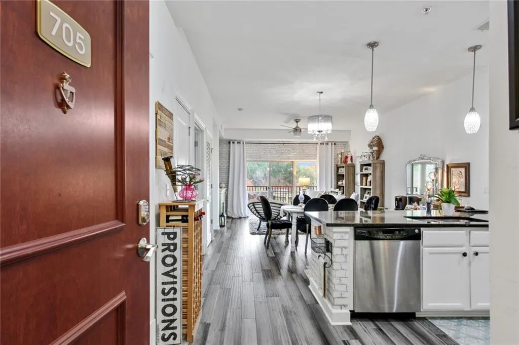 200 River Vista Drive Unit 705, Atlanta, Georgia 30339, 1 Bedroom Bedrooms, ,1 BathroomBathrooms,Residential,Sold,200 River Vista Drive Unit 705,6976564