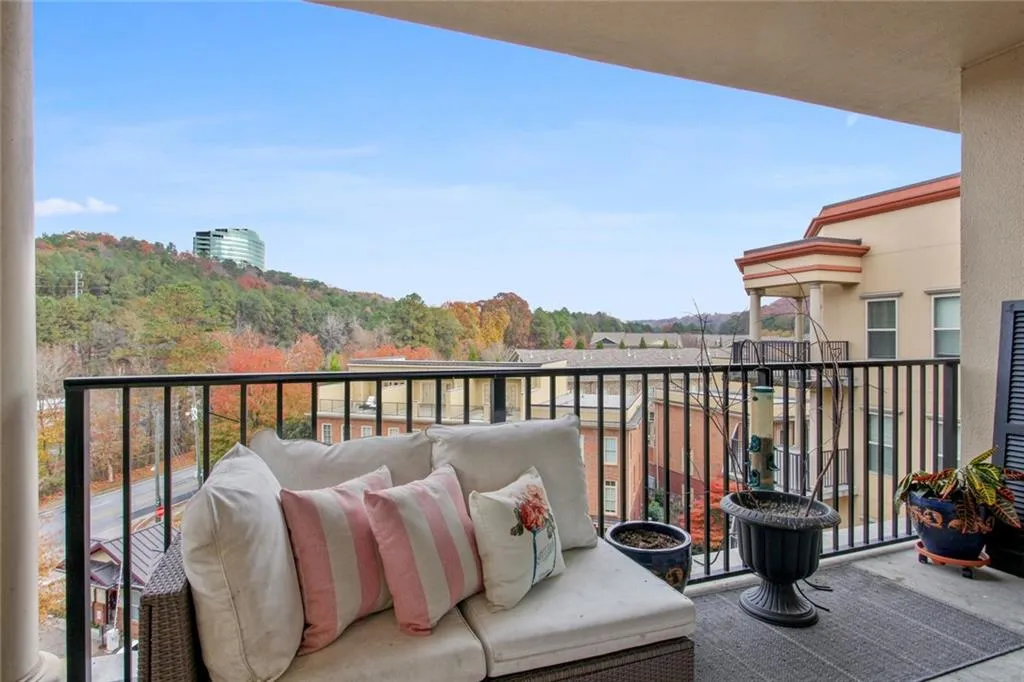 200 River Vista Drive Unit 705, Atlanta, Georgia 30339, 1 Bedroom Bedrooms, ,1 BathroomBathrooms,Residential,Sold,200 River Vista Drive Unit 705,6976564