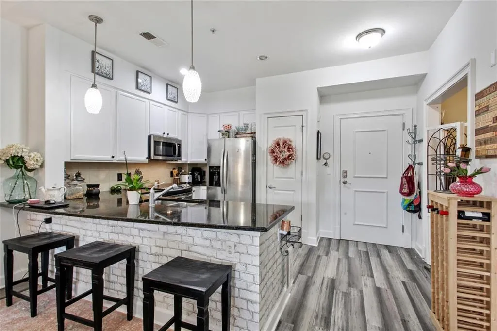 200 River Vista Drive Unit 705, Atlanta, Georgia 30339, 1 Bedroom Bedrooms, ,1 BathroomBathrooms,Residential,Sold,200 River Vista Drive Unit 705,6976564