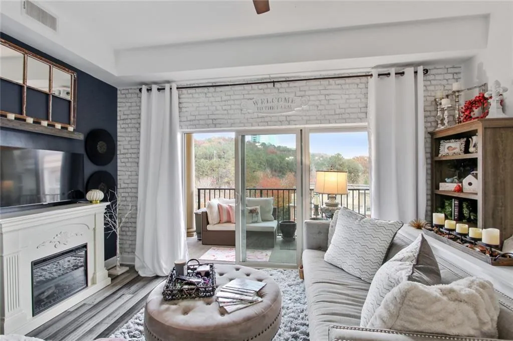 200 River Vista Drive Unit 705, Atlanta, Georgia 30339, 1 Bedroom Bedrooms, ,1 BathroomBathrooms,Residential,Sold,200 River Vista Drive Unit 705,6976564