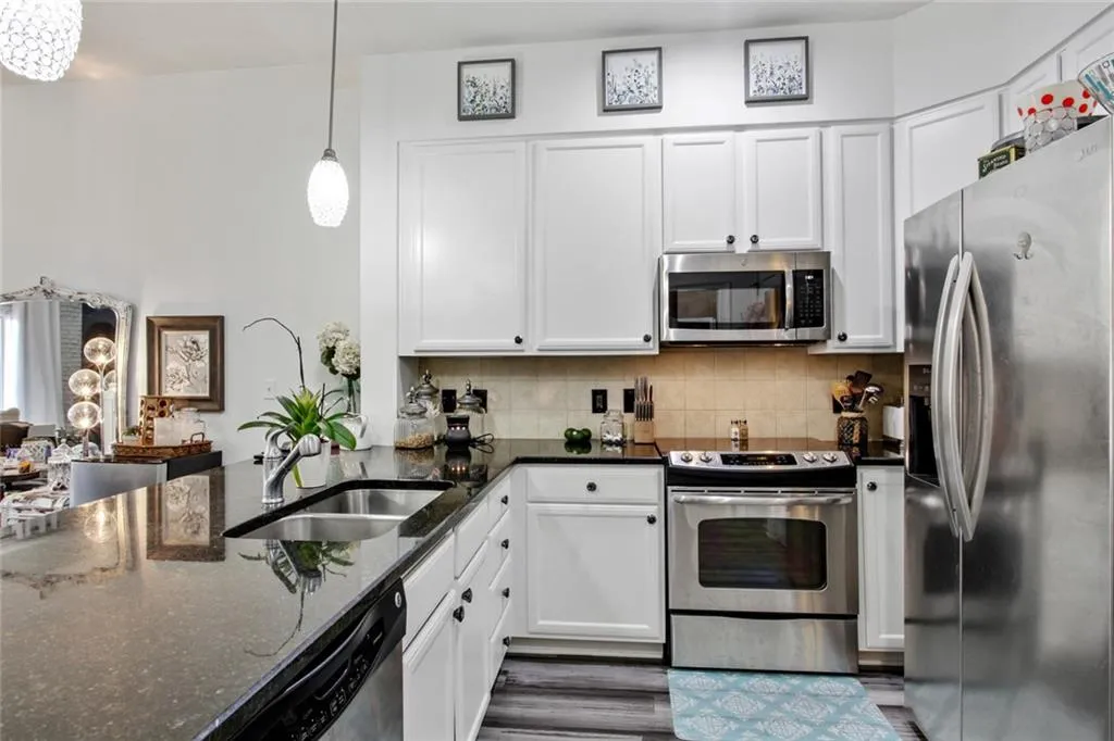 200 River Vista Drive Unit 705, Atlanta, Georgia 30339, 1 Bedroom Bedrooms, ,1 BathroomBathrooms,Residential,Sold,200 River Vista Drive Unit 705,6976564