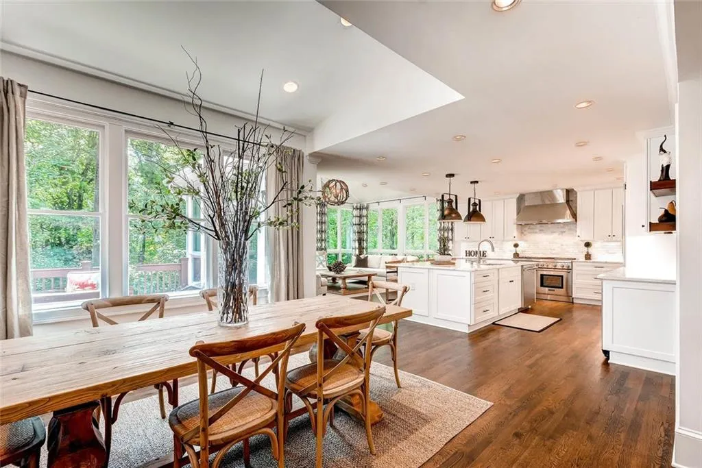 170 Nw Burdette Road, Sandy Springs, Georgia 30327, 6 Bedrooms Bedrooms, ,4 BathroomsBathrooms,Residential,Sold,170 Nw Burdette Road,5745250