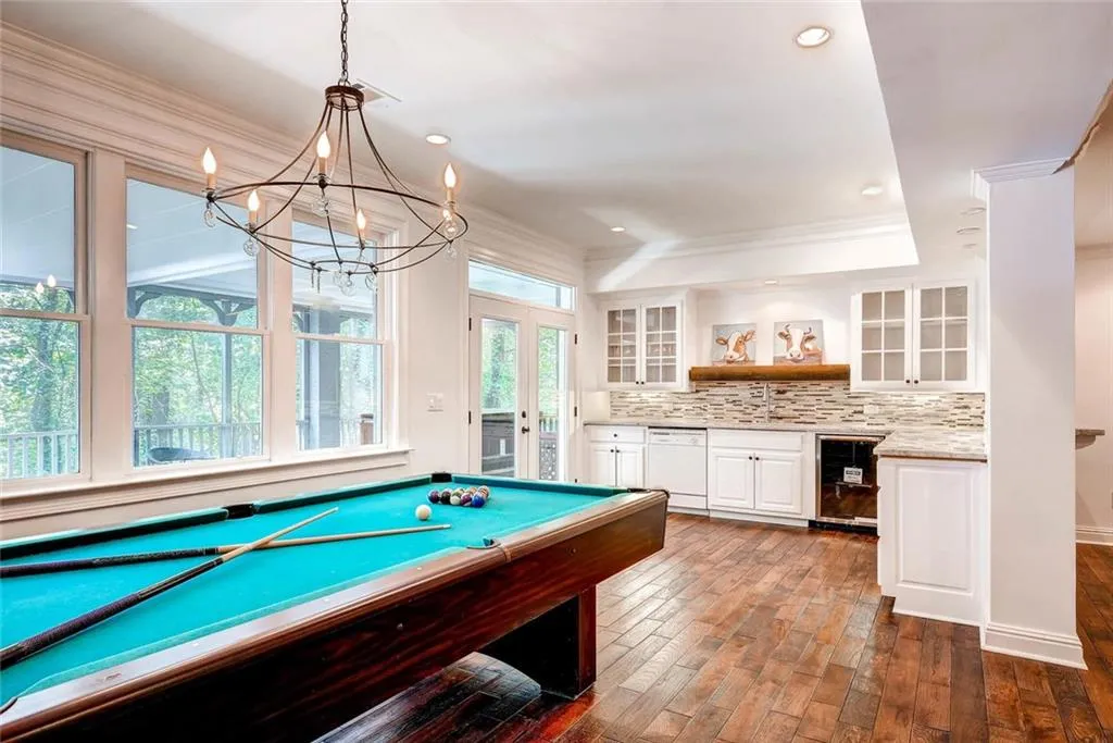 170 Nw Burdette Road, Sandy Springs, Georgia 30327, 6 Bedrooms Bedrooms, ,4 BathroomsBathrooms,Residential,Sold,170 Nw Burdette Road,5745250