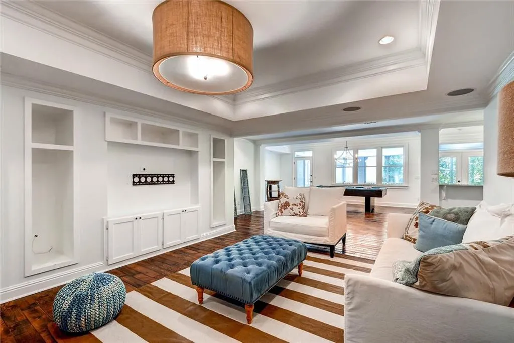170 Nw Burdette Road, Sandy Springs, Georgia 30327, 6 Bedrooms Bedrooms, ,4 BathroomsBathrooms,Residential,Sold,170 Nw Burdette Road,5745250