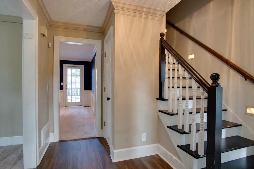 230 Zephyr Court, Sandy Springs, Georgia 30350, 4 Bedrooms Bedrooms, ,2 BathroomsBathrooms,Residential,Sold,230 Zephyr Court,6797485