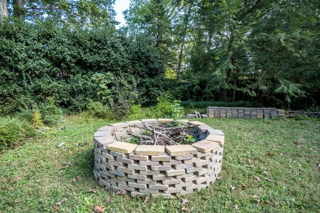 230 Zephyr Court, Sandy Springs, Georgia 30350, 4 Bedrooms Bedrooms, ,2 BathroomsBathrooms,Residential,Sold,230 Zephyr Court,6797485