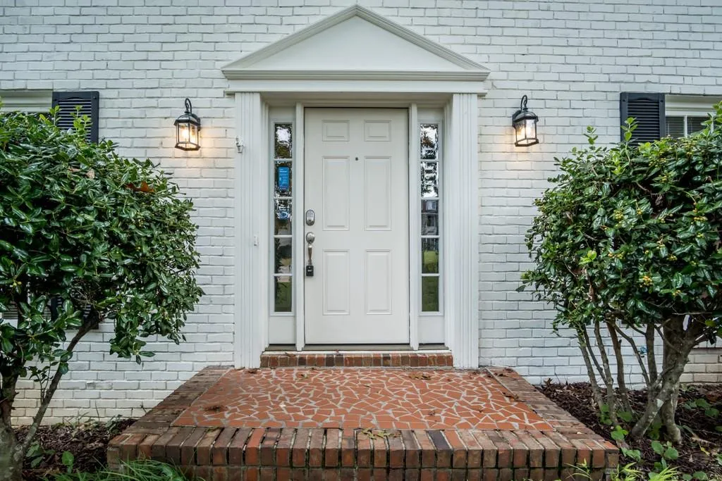 230 Zephyr Court, Sandy Springs, Georgia 30350, 4 Bedrooms Bedrooms, ,2 BathroomsBathrooms,Residential,Sold,230 Zephyr Court,6797485