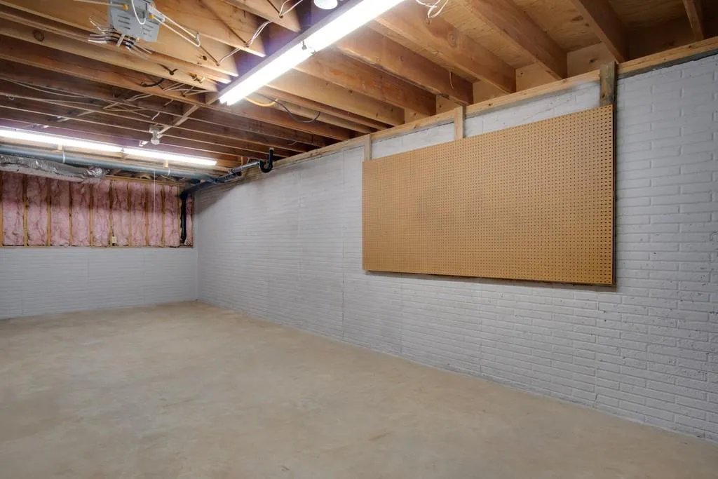 230 Zephyr Court, Sandy Springs, Georgia 30350, 4 Bedrooms Bedrooms, ,2 BathroomsBathrooms,Residential,Sold,230 Zephyr Court,6797485