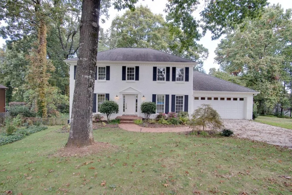 230 Zephyr Court, Sandy Springs, Georgia 30350, 4 Bedrooms Bedrooms, ,2 BathroomsBathrooms,Residential,Sold,230 Zephyr Court,6797485