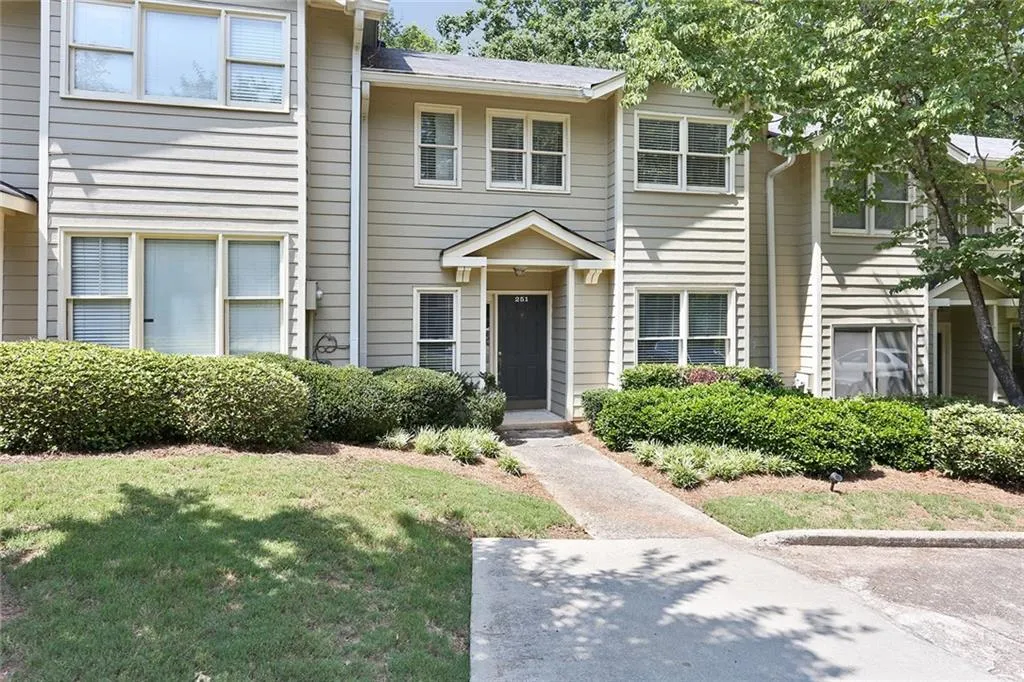 251 Peachtree Hollow Court, Sandy Springs, Georgia 30328, 2 Bedrooms Bedrooms, ,2 BathroomsBathrooms,Residential,Sold,251 Peachtree Hollow Court,5713767