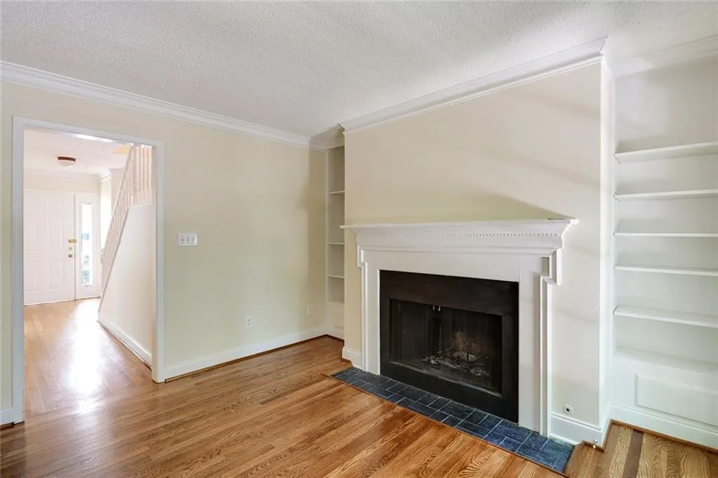 251 Peachtree Hollow Court, Sandy Springs, Georgia 30328, 2 Bedrooms Bedrooms, ,2 BathroomsBathrooms,Residential,Sold,251 Peachtree Hollow Court,5713767