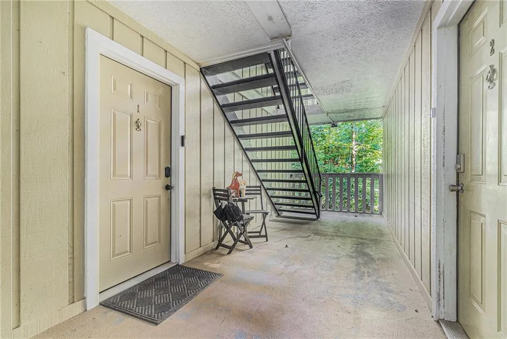 5149 Roswell Road Unit 1, Atlanta, Georgia 30342, 2 Bedrooms Bedrooms, ,1 BathroomBathrooms,Residential,For Sale,5149 Roswell Road Unit 1,7605214