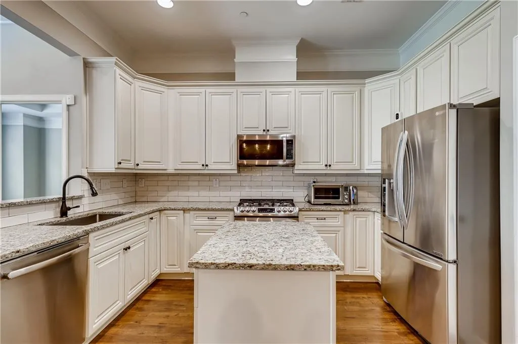 5569 High Point Road, Sandy Springs, Georgia 30342, 4 Bedrooms Bedrooms, ,3 BathroomsBathrooms,Residential,Sold,5569 High Point Road,6923825