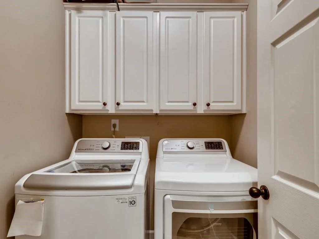 5569 High Point Road, Sandy Springs, Georgia 30342, 4 Bedrooms Bedrooms, ,3 BathroomsBathrooms,Residential,Sold,5569 High Point Road,6923825