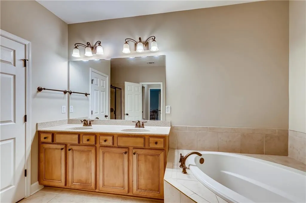 5569 High Point Road, Sandy Springs, Georgia 30342, 4 Bedrooms Bedrooms, ,3 BathroomsBathrooms,Residential,Sold,5569 High Point Road,6923825