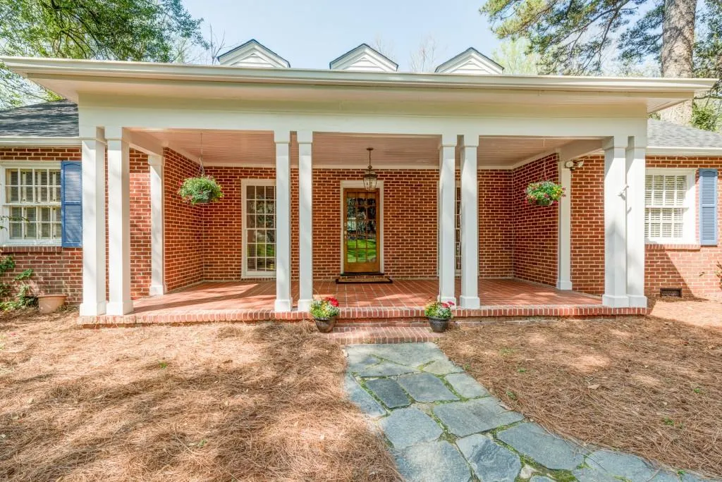 530 Mountain Way Ne, Atlanta, Georgia 30342, 3 Bedrooms Bedrooms, ,2 BathroomsBathrooms,Residential,Sold,530 Mountain Way Ne,5826023
