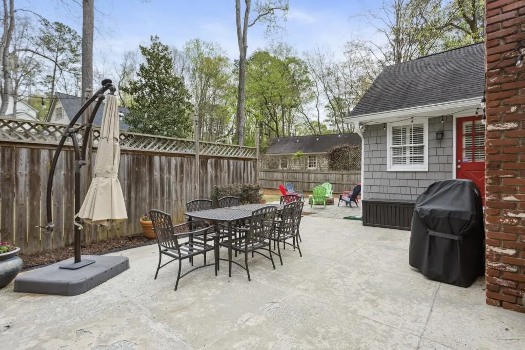 7131 Hunters Branch Drive, Sandy Springs, Georgia 30328, 4 Bedrooms Bedrooms, ,2 BathroomsBathrooms,Residential,Sold,7131 Hunters Branch Drive,7196199