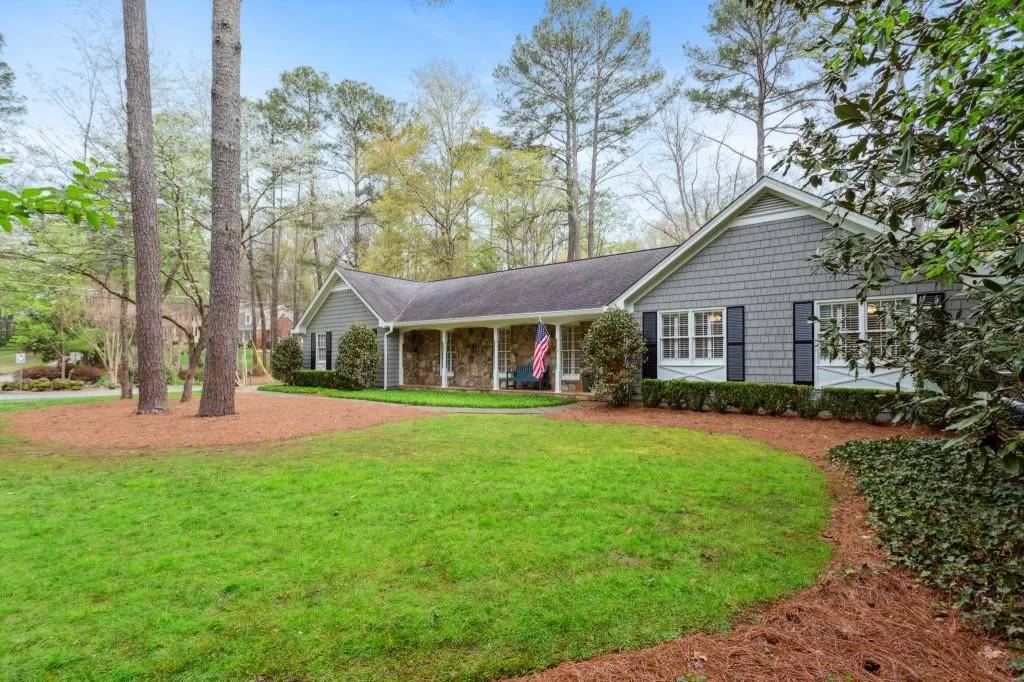 7131 Hunters Branch Drive, Sandy Springs, Georgia 30328, 4 Bedrooms Bedrooms, ,2 BathroomsBathrooms,Residential,Sold,7131 Hunters Branch Drive,7196199