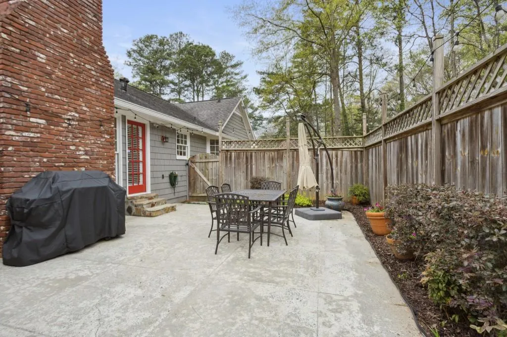 7131 Hunters Branch Drive, Sandy Springs, Georgia 30328, 4 Bedrooms Bedrooms, ,2 BathroomsBathrooms,Residential,Sold,7131 Hunters Branch Drive,7196199