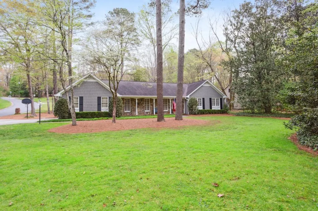 7131 Hunters Branch Drive, Sandy Springs, Georgia 30328, 4 Bedrooms Bedrooms, ,2 BathroomsBathrooms,Residential,Sold,7131 Hunters Branch Drive,7196199