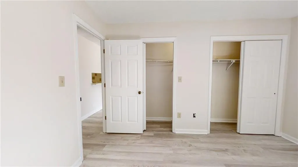 300 Johnson Ferry Road Ne Unit B402, Sandy Springs, Georgia 30328, 1 Bedroom Bedrooms, ,1 BathroomBathrooms,Residential,Sold,300 Johnson Ferry Road Ne Unit B402,7142668