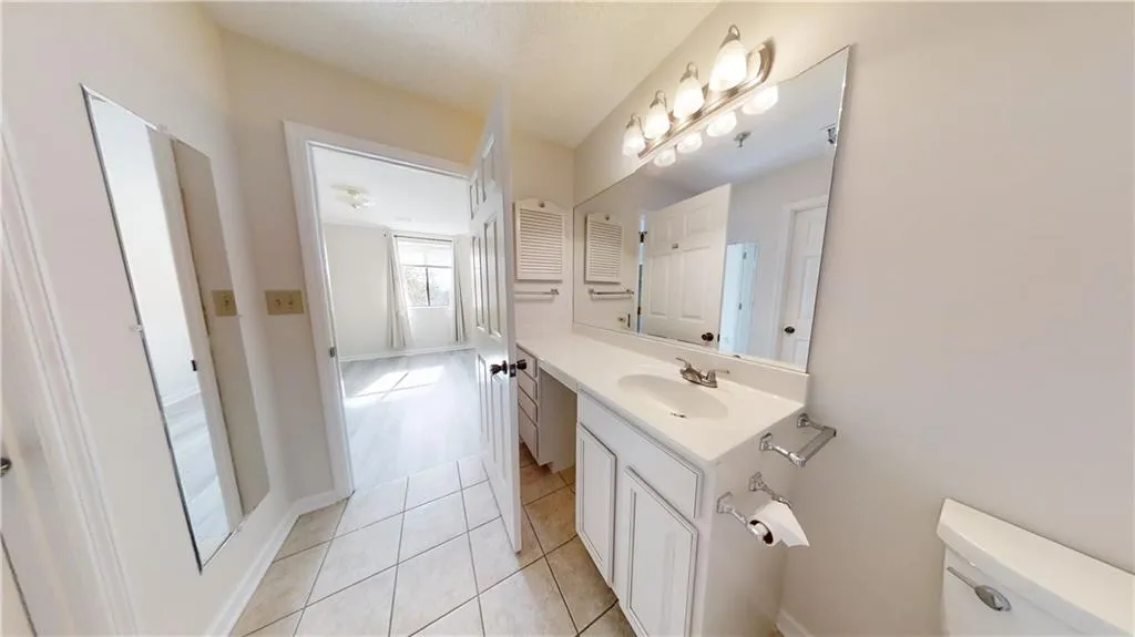 300 Johnson Ferry Road Ne Unit B402, Sandy Springs, Georgia 30328, 1 Bedroom Bedrooms, ,1 BathroomBathrooms,Residential,Sold,300 Johnson Ferry Road Ne Unit B402,7142668