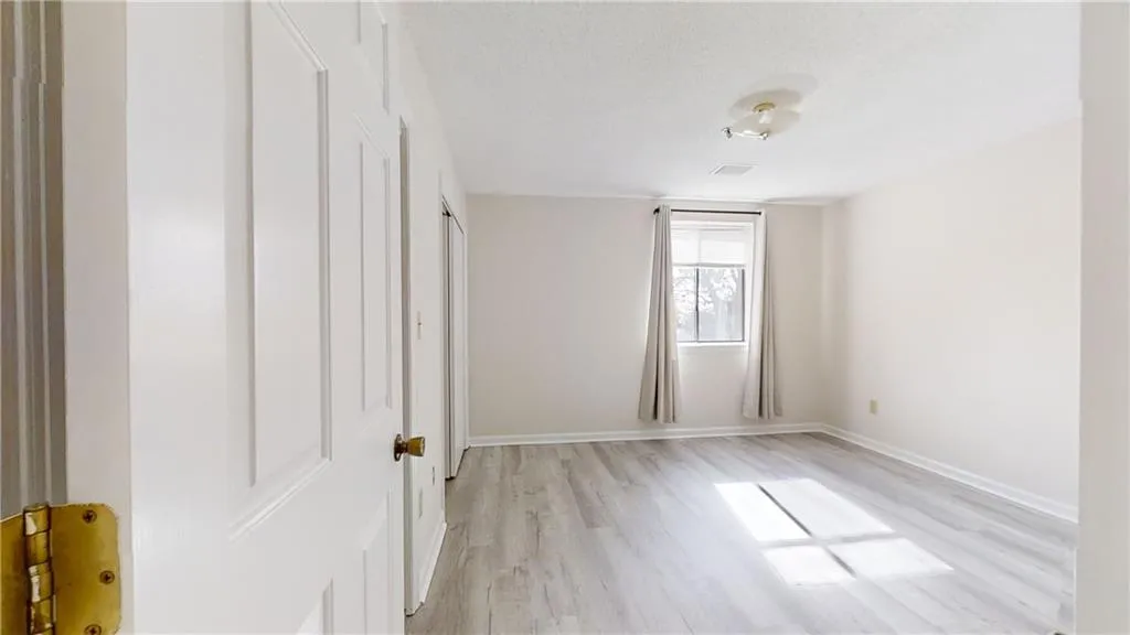 300 Johnson Ferry Road Ne Unit B402, Sandy Springs, Georgia 30328, 1 Bedroom Bedrooms, ,1 BathroomBathrooms,Residential,Sold,300 Johnson Ferry Road Ne Unit B402,7142668