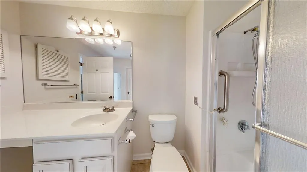 300 Johnson Ferry Road Ne Unit B402, Sandy Springs, Georgia 30328, 1 Bedroom Bedrooms, ,1 BathroomBathrooms,Residential,Sold,300 Johnson Ferry Road Ne Unit B402,7142668