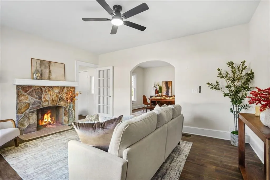 617 Hamilton E Holmes Drive Nw, Atlanta, Georgia 30318, 2 Bedrooms Bedrooms, ,1 BathroomBathrooms,Residential,For Sale,617 Hamilton E Holmes Drive Nw,7671825 617 Hamilton E Holmes Drive Nw, Atlanta, Georgia 30318, 2 Bedrooms Bedrooms, ,1 BathroomBathrooms,Residential,For Sale,617 Hamilton E Holmes Drive Nw,7671825