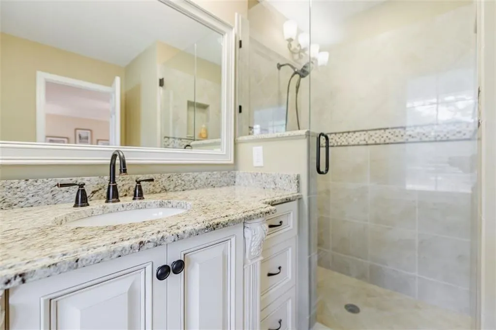main suite bath