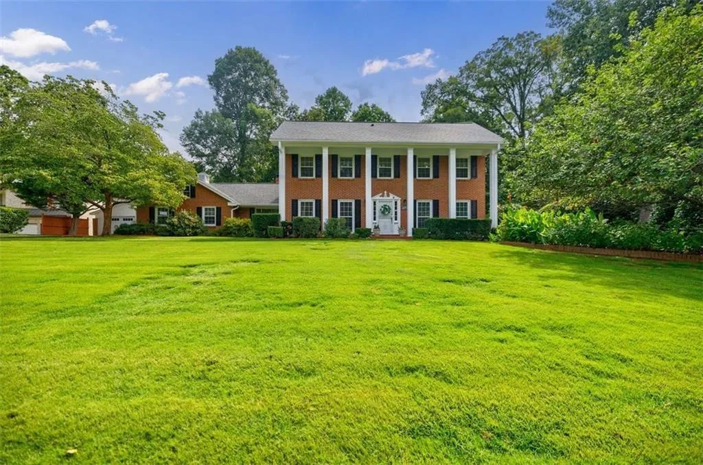 1130 Kingston Drive Ne, Atlanta, Georgia 30342, 4 Bedrooms Bedrooms, ,4 BathroomsBathrooms,Residential,For Sale,1130 Kingston Drive Ne,7610433