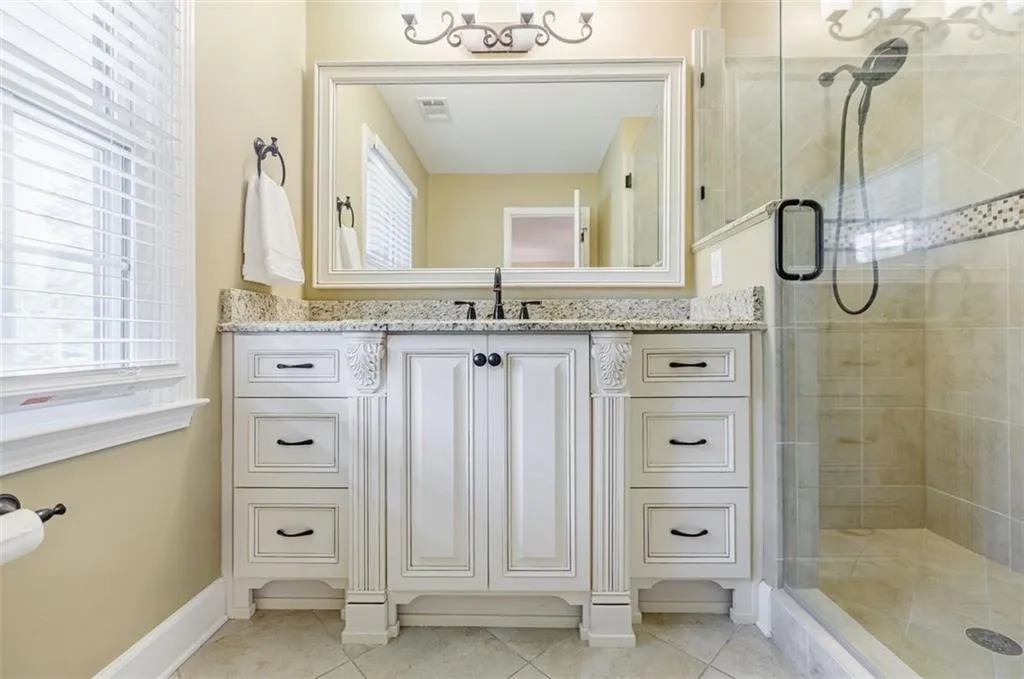 main suite bath