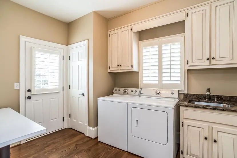 1720 Lazy River Lane, Atlanta, Georgia 30350, 4 Bedrooms Bedrooms, ,4 BathroomsBathrooms,Residential,Sold,1720 Lazy River Lane,5991474