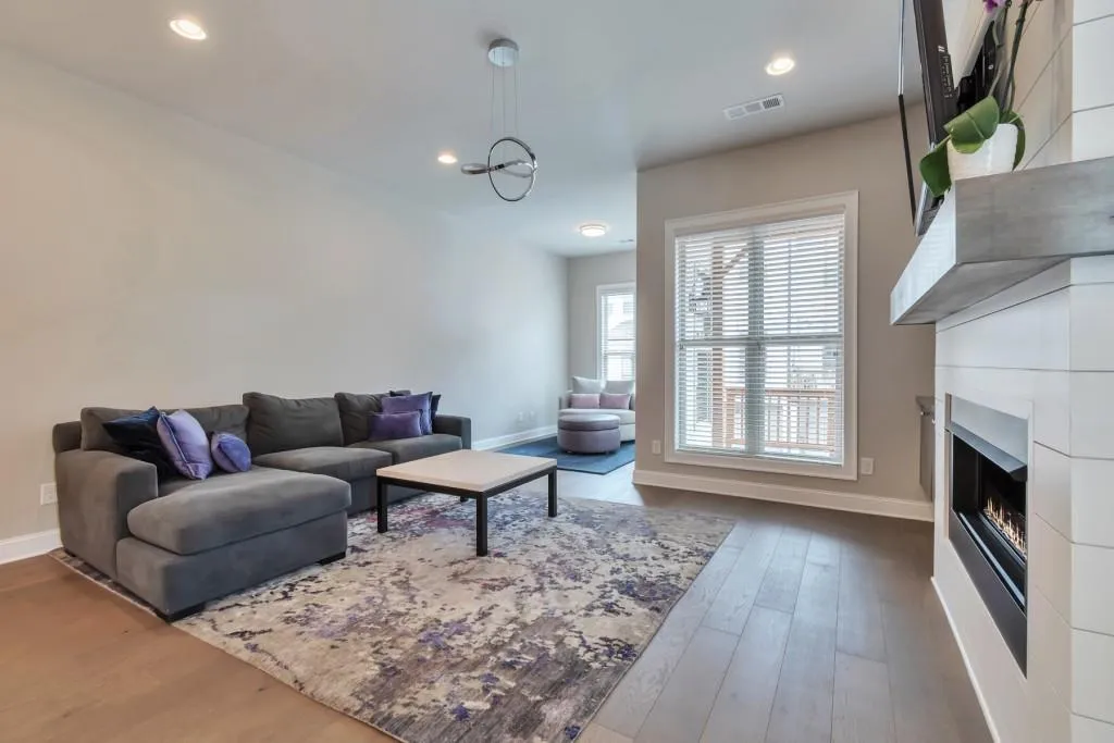 4320 Parkside Place, Sandy Springs, Georgia 30342, 3 Bedrooms Bedrooms, ,3 BathroomsBathrooms,Residential,Sold,4320 Parkside Place,7235015