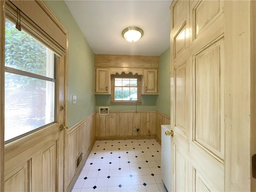 1730 Marlborough Drive, Atlanta, Georgia 30350, 5 Bedrooms Bedrooms, ,4 BathroomsBathrooms,Residential,Sold,1730 Marlborough Drive,7353509