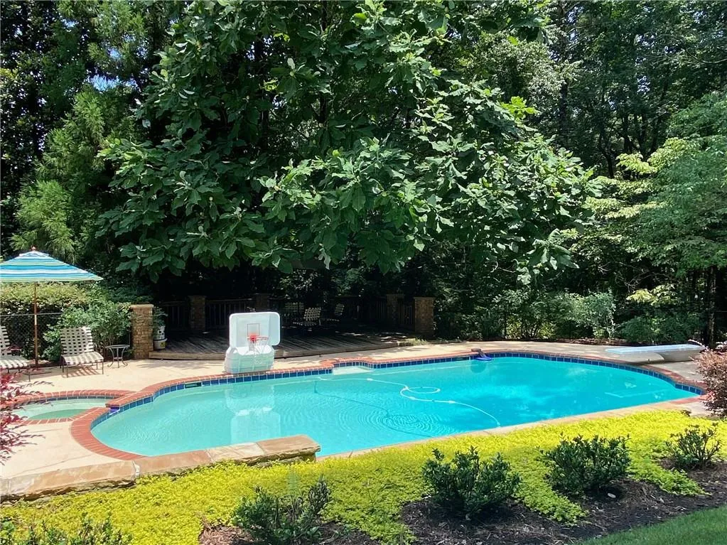 1730 Marlborough Drive, Atlanta, Georgia 30350, 5 Bedrooms Bedrooms, ,4 BathroomsBathrooms,Residential,Sold,1730 Marlborough Drive,7353509