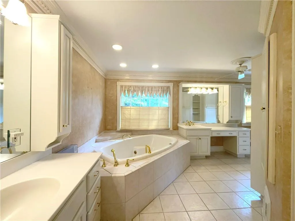 1730 Marlborough Drive, Atlanta, Georgia 30350, 5 Bedrooms Bedrooms, ,4 BathroomsBathrooms,Residential,Sold,1730 Marlborough Drive,7353509