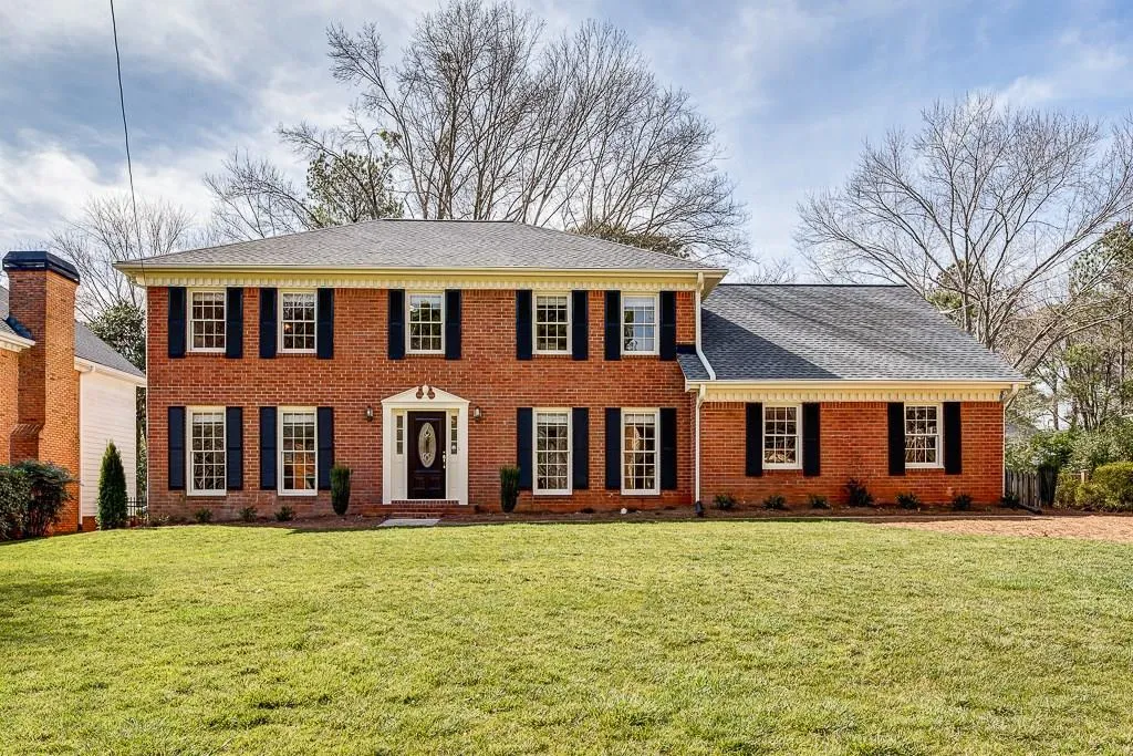 6845 Hunters Trace Circle, Sandy Springs, Georgia 30328, 5 Bedrooms Bedrooms, ,2 BathroomsBathrooms,Residential,Sold,6845 Hunters Trace Circle,5658116