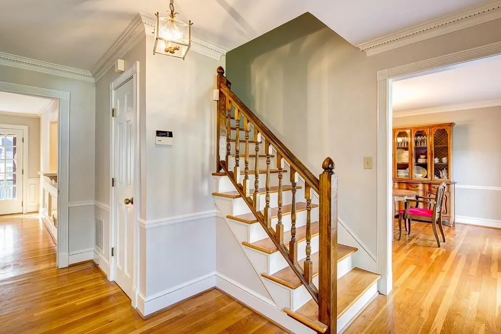 6845 Hunters Trace Circle, Sandy Springs, Georgia 30328, 5 Bedrooms Bedrooms, ,2 BathroomsBathrooms,Residential,Sold,6845 Hunters Trace Circle,5658116