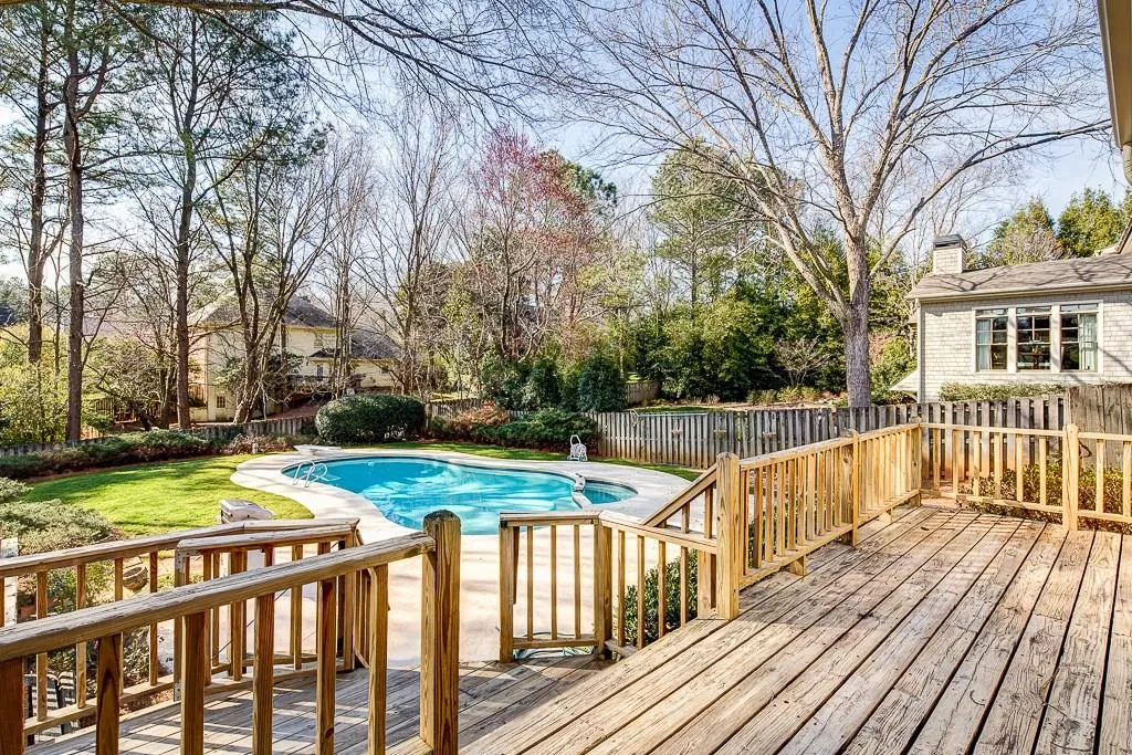 6845 Hunters Trace Circle, Sandy Springs, Georgia 30328, 5 Bedrooms Bedrooms, ,2 BathroomsBathrooms,Residential,Sold,6845 Hunters Trace Circle,5658116