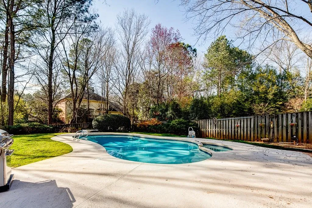 6845 Hunters Trace Circle, Sandy Springs, Georgia 30328, 5 Bedrooms Bedrooms, ,2 BathroomsBathrooms,Residential,Sold,6845 Hunters Trace Circle,5658116