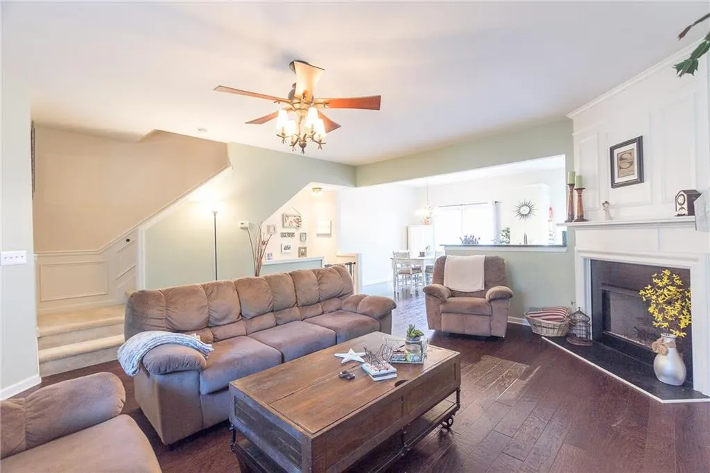 5151 Manerdale Drive Se Unit 5, Atlanta, Georgia 30339, 2 Bedrooms Bedrooms, ,2 BathroomsBathrooms,Residential,Sold,5151 Manerdale Drive Se Unit 5,5895782